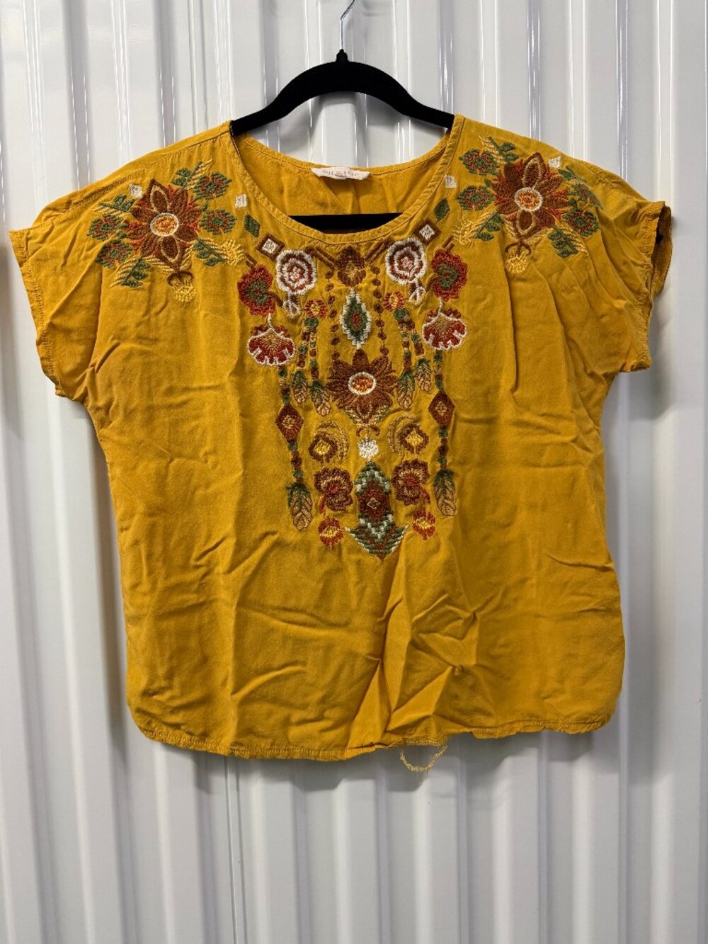Solitaire M Mustard Yellow Boho Embroidered Floral Peasant Blouse Top Rayon 0133